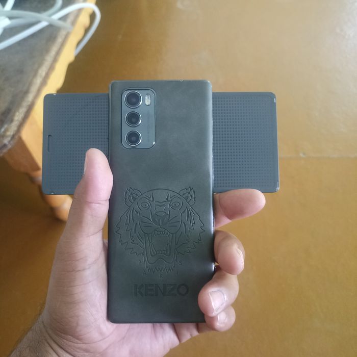Lg wing  6/128 sotiladi