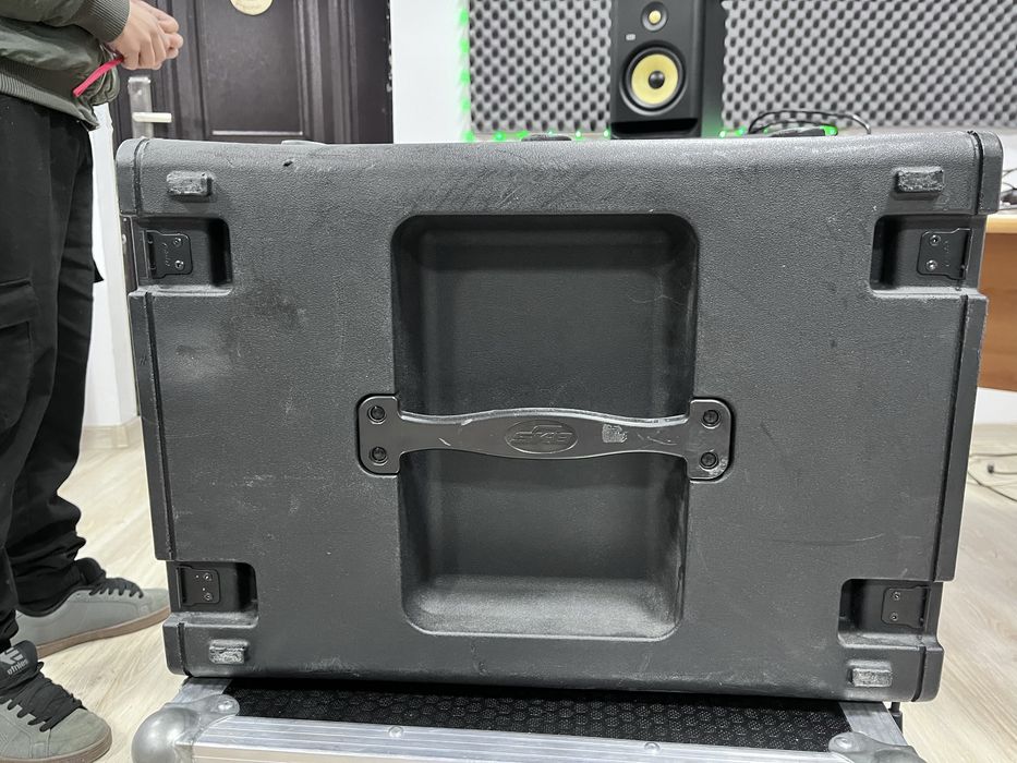 Behringer X32 Splitter SKB Case (Ръчна изработка)