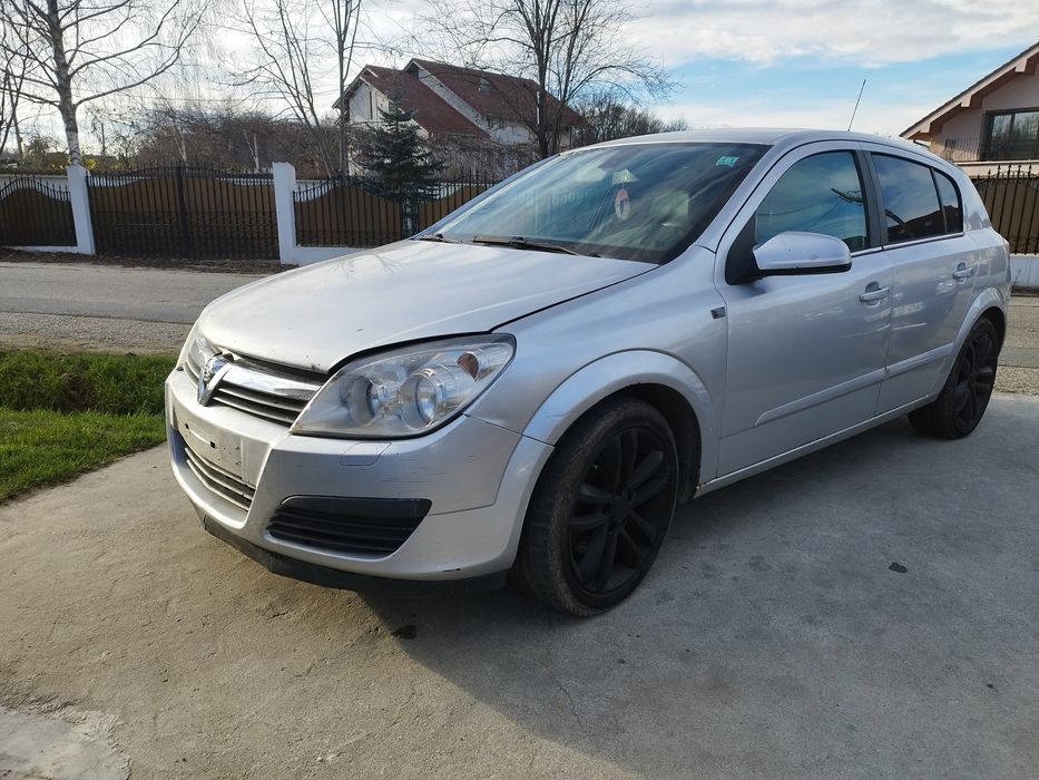 Bara fata faruri capota Opel Astra H 1.9 dezmembrez dezmembrari