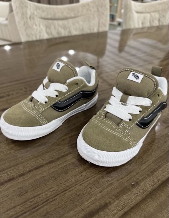 Детски сандали и маратонки Biomecanics, Vans, Nike, Boss, Jordan
