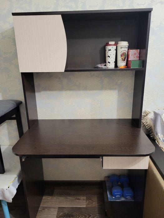 Стол для компьютера