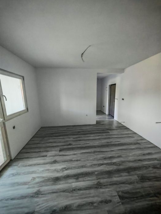 Apartamente noi în zona centrala.