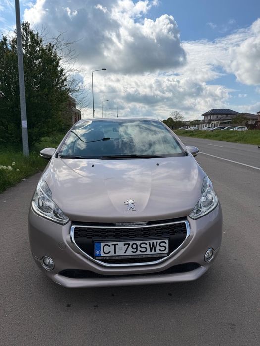 Autoturism Peugeot 208 in stare foarte buna