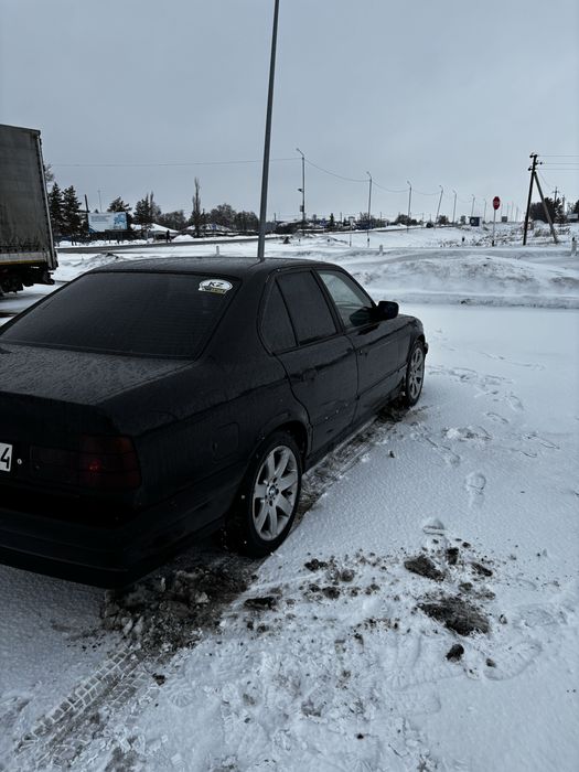 BMW E34 1992г обьем 2,5л