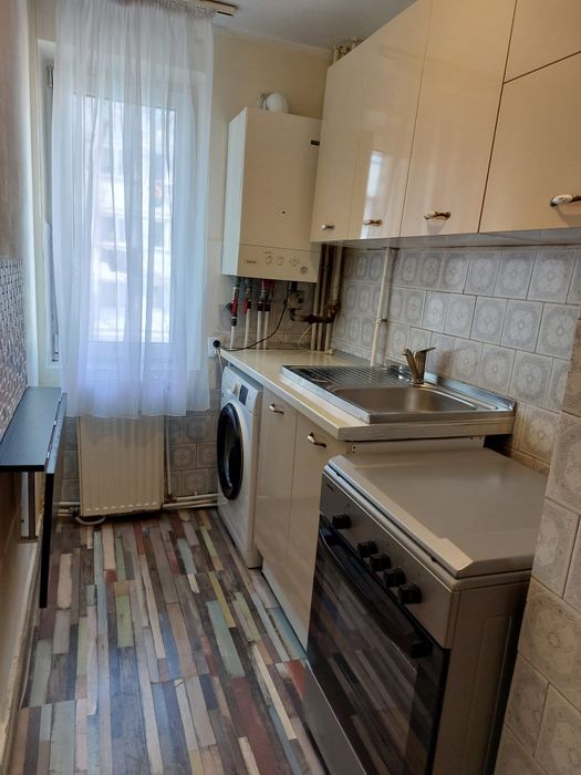 Închiriez apartament zona Liceul 2