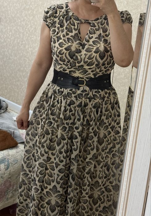 Шикарное платье выставочное