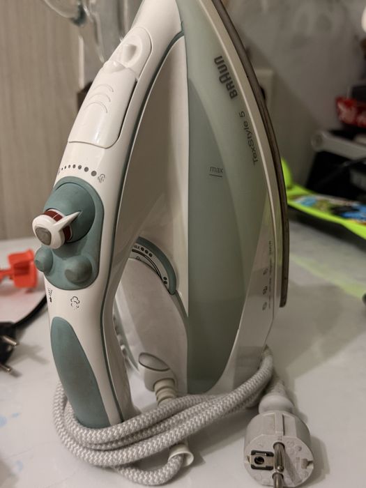 Утюг Браун рабочий