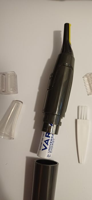 1. Trimmer par, cu adaptoare si cu baterie, nu acumulator.