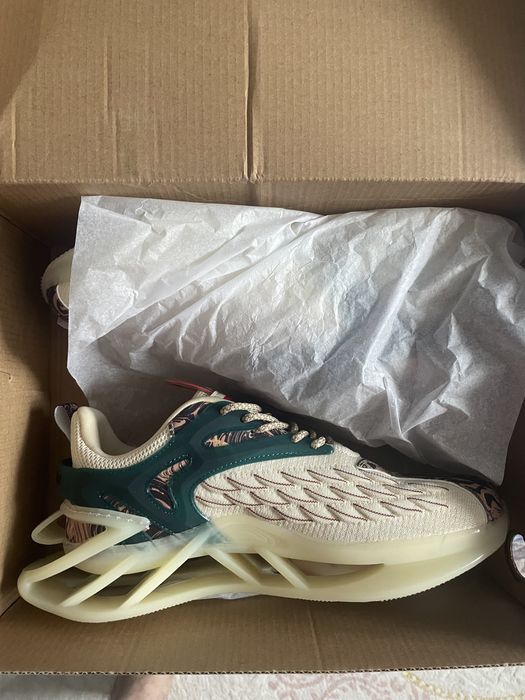 Vand adidași noi Fashion mărimea 41