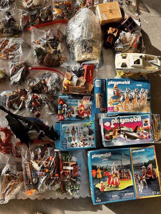 Playmobil огромен лот с играчки в пакети предимно чисто нови