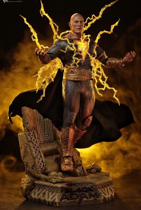 DC Hot Toys DX 31 - Black Adam Golden Armor Deluxe, 1/6 figure - new, sealed with brown box