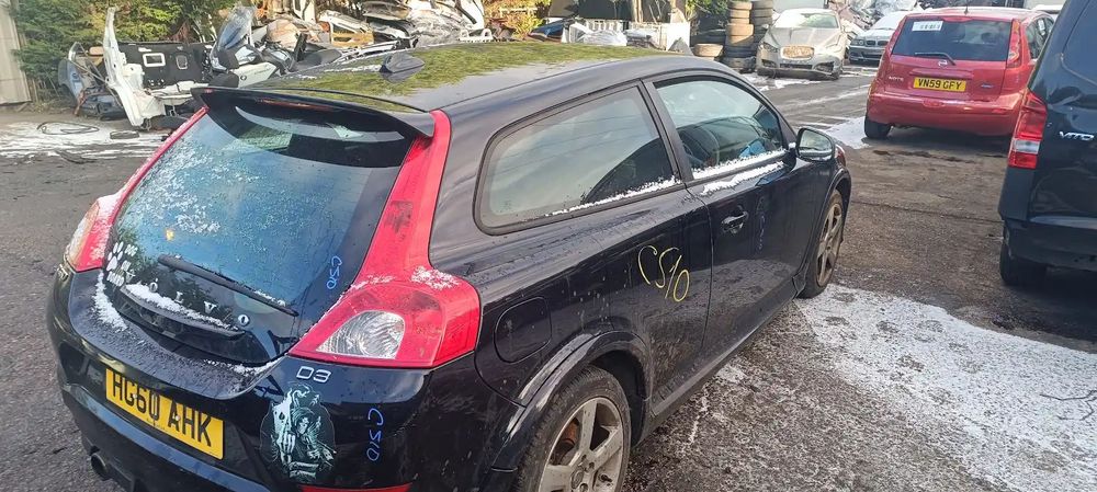 Dezmembrari / Dezmembrez Volvo C30 Coupe Rdesign 2.0 D5204T5 cutie viteze manuala cod culoare 45200 Black Sapphire