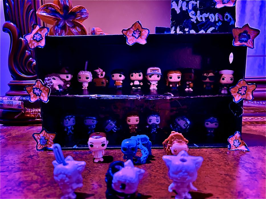 игрушки из фильма очень страные дела