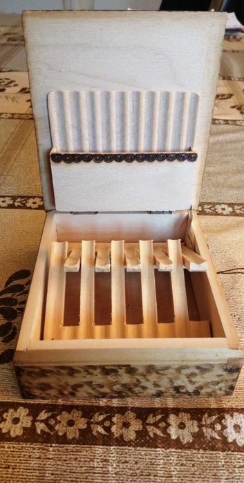 Дървена табакера ретро