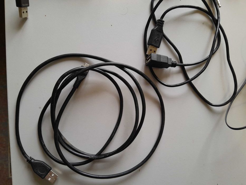 Cabluri diverse - prelungitoare, incarcatoare, cabluri PC, audio