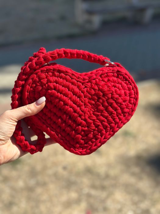 Ръчно плетена чанта от текстилна прежда