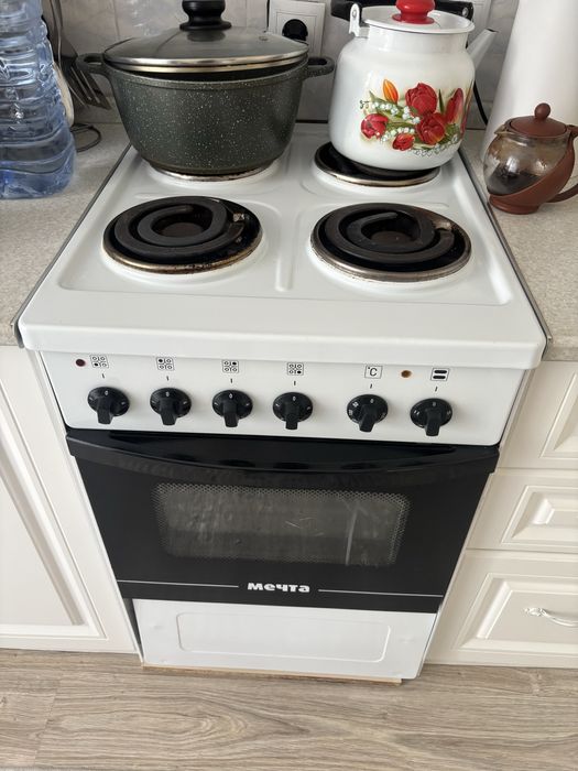 Продам электро плиту 10 000 тг