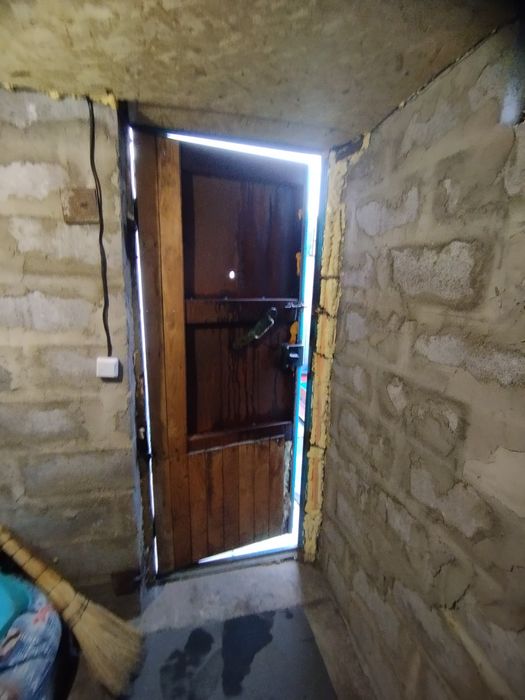 Продается дверь железная 2 шт