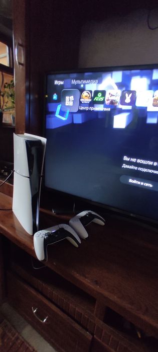 Sony PlayStation 5 Slim Digital Edition 1TB + 2 геймпада + Игры