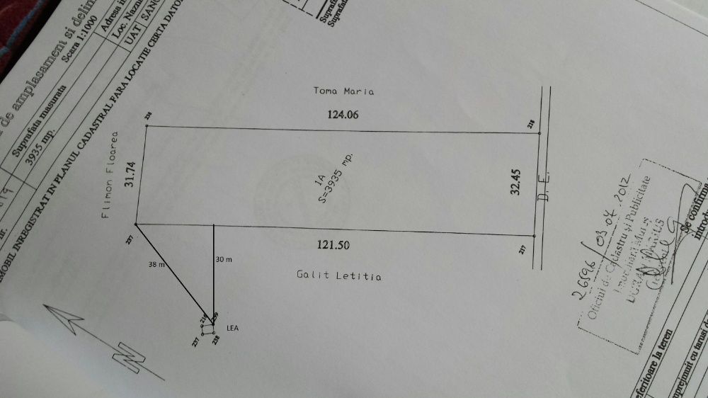 Vând teren intravilan 3935 mp