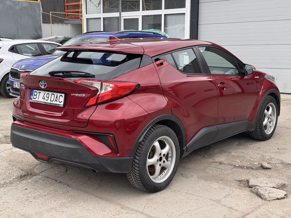Toyota CHR 1.8 Hybrid usor avariat bara fata