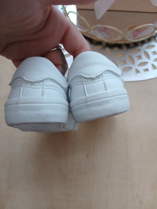 Adidasi din piele pentru copii