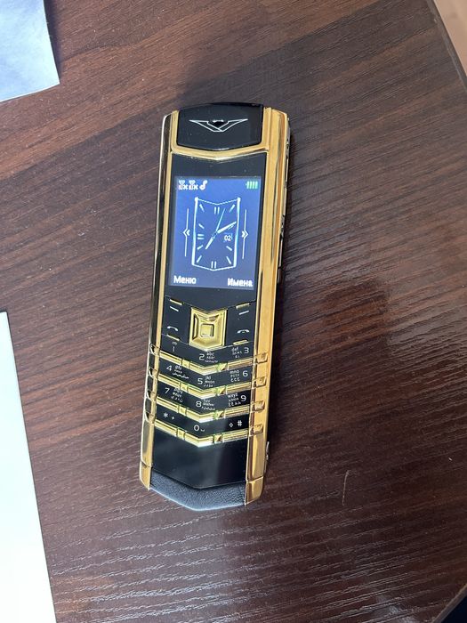 продам Vertu signature
