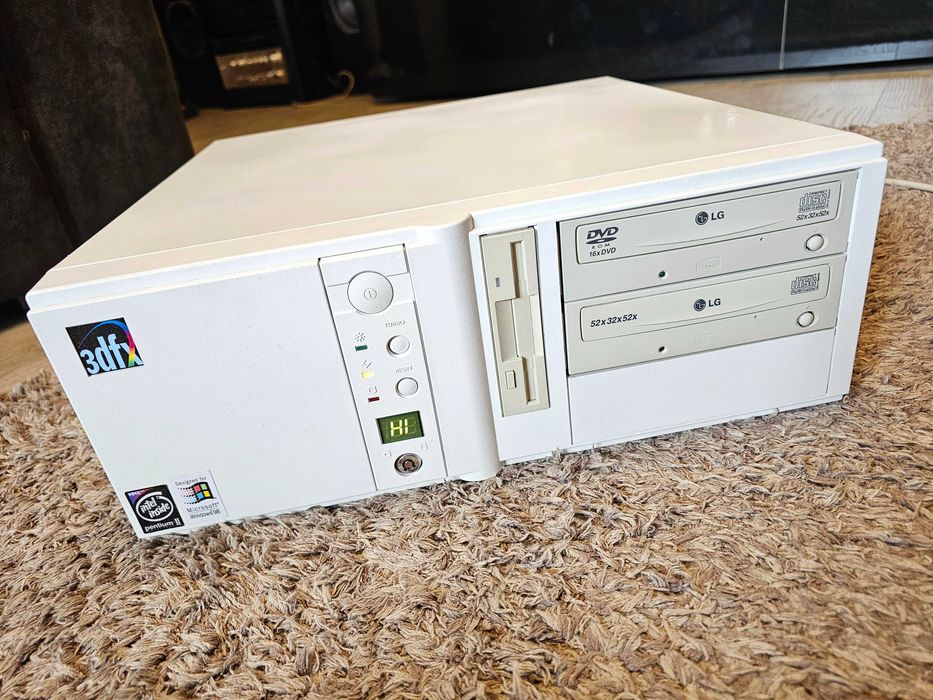 Calculator Vechi Pentium 2 ( II ) , Slot ISA / AGP / PCI , Windows98SE