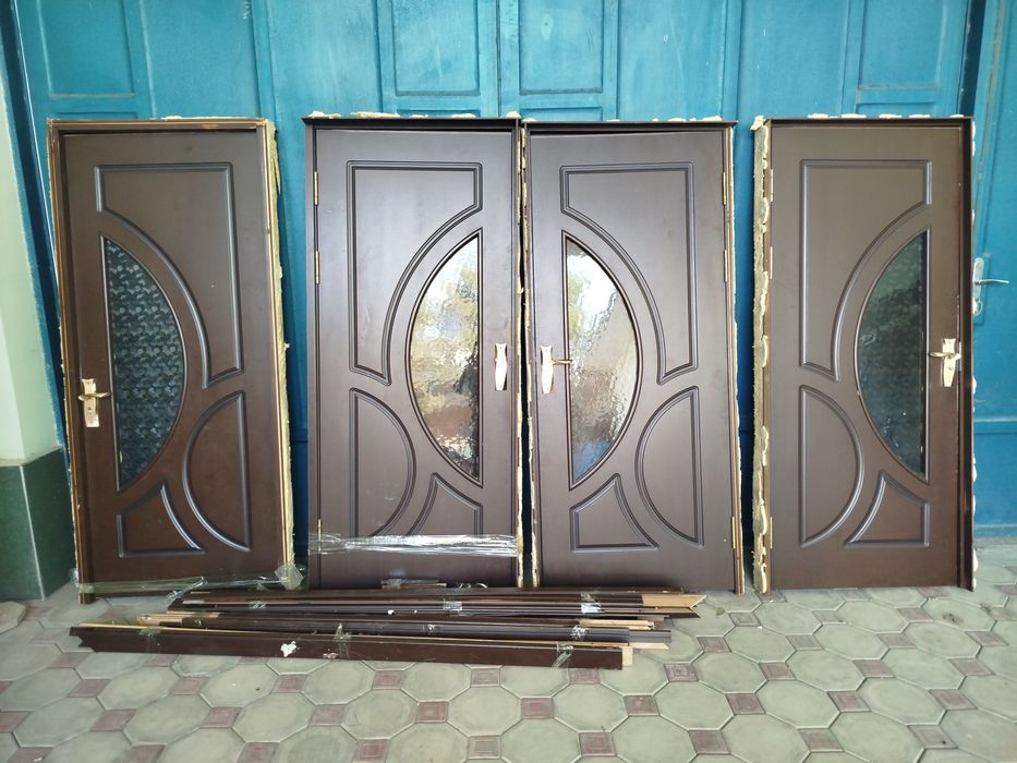 Darvoza eshiklar shipirlar .sotiladi narhi kelishilad 10 million katta