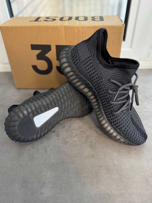 Adidasi Yeezy Boost 350 V2 - Adidas, Produs Nou Full Box, Premium Blk
