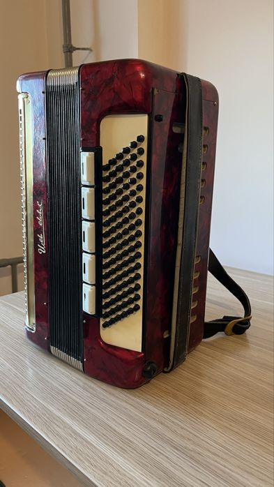 Продаю аккордеон