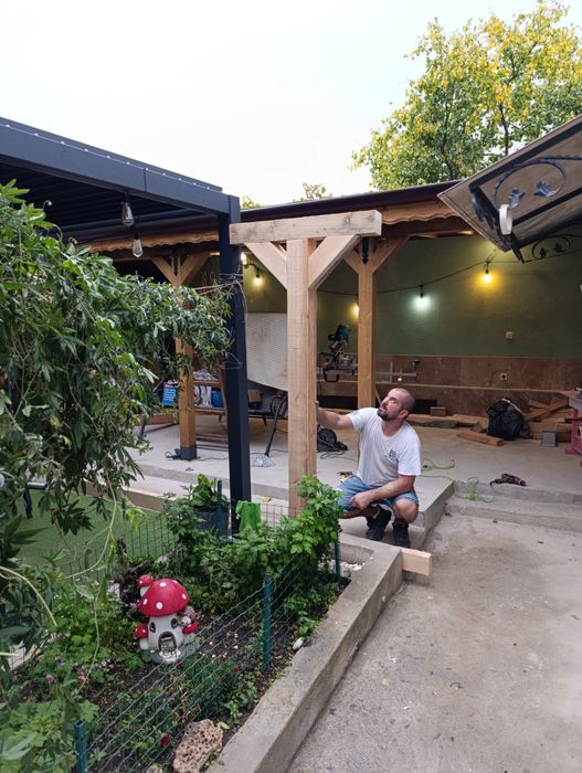 Продавам 2бр дървени конзоли за Навес ,Простир ,Кладенци