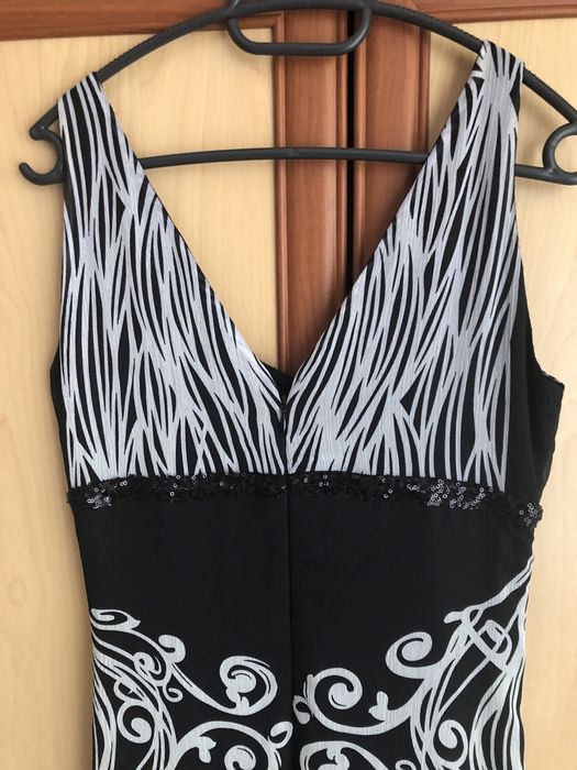 Елегантна черна рокля