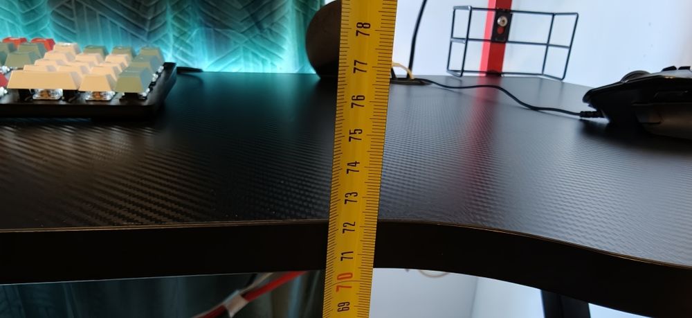 Vând birou de gaming arată că nou