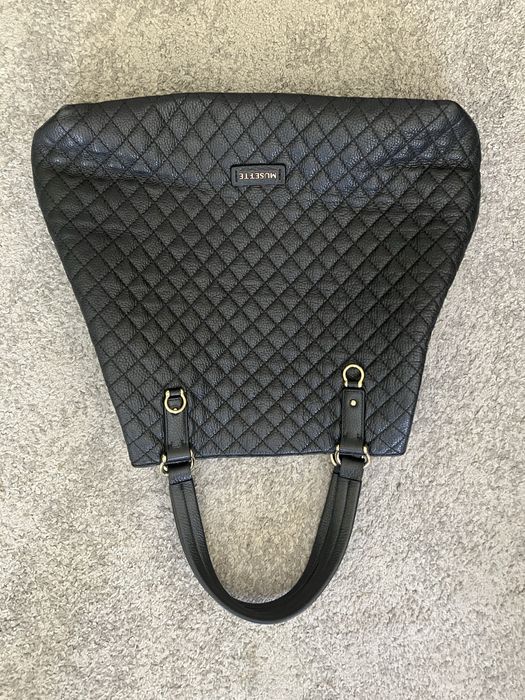 Продавам великолепна кожена чанта Musette