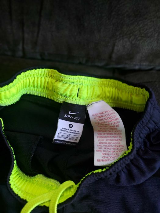 Дамски дънки на ZARA