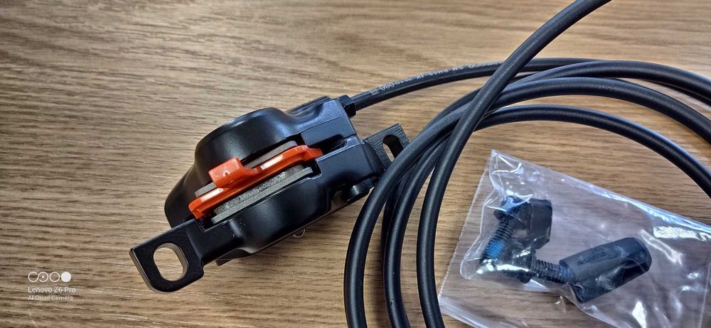 НОВA Задна Спирачкa: Shimano DEORE BL-MT501/BR-MT500