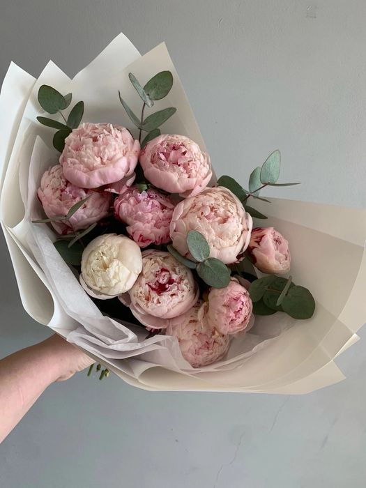 Пионы, розы, гортензии, цветы букеты оптом в розницу