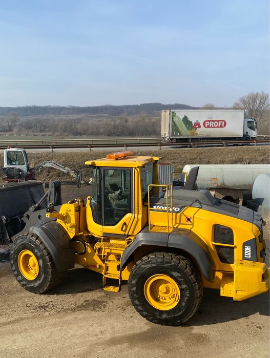 Vand sau inchiriez Incarcator frontal VOLVO L 70 H