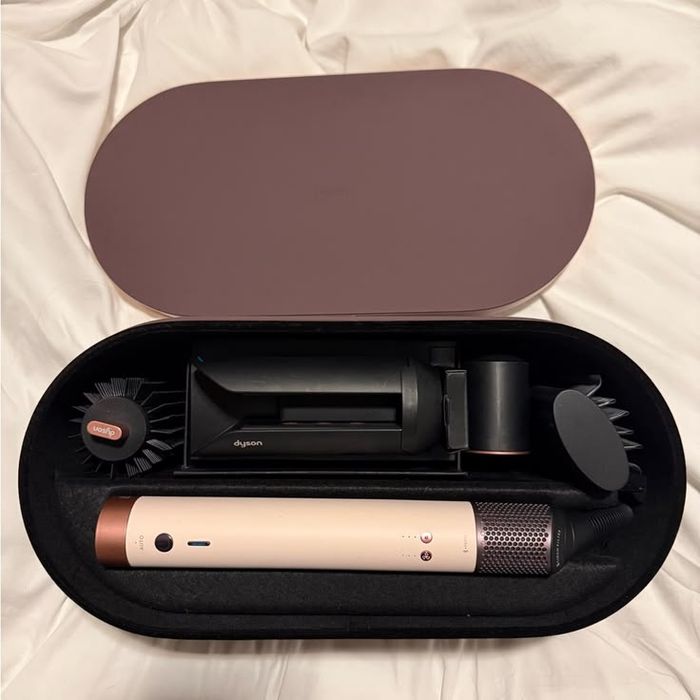 Dyson Airwrap Coanda 2x Sakura — салонная укладка у вас дома