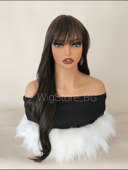 Тъмно кафява перука с бретон на леки вълни