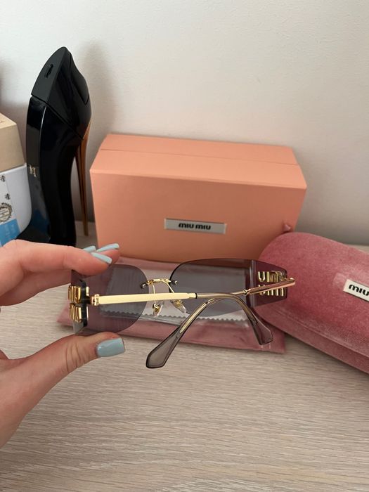 Ochelari de soare miu miu
