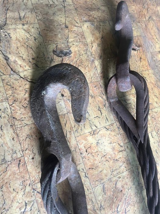 Крюк большого крана