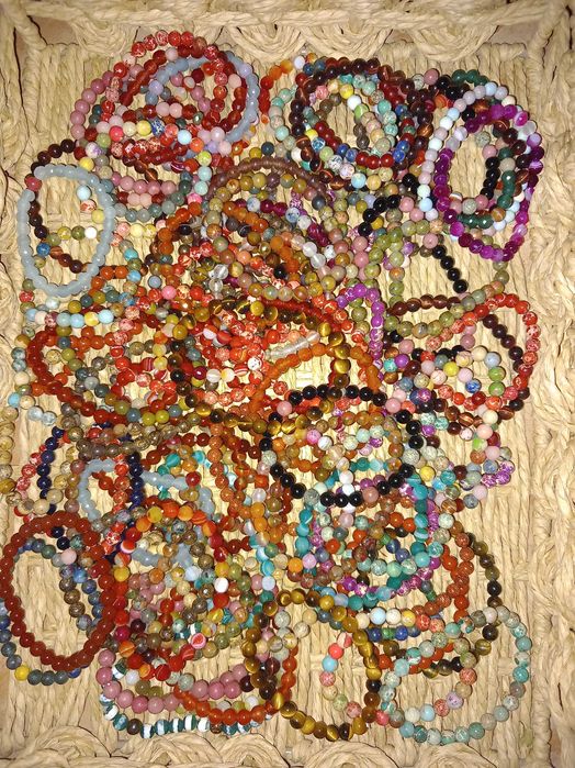 Brarari pietre semiprețioase lucrate manual.