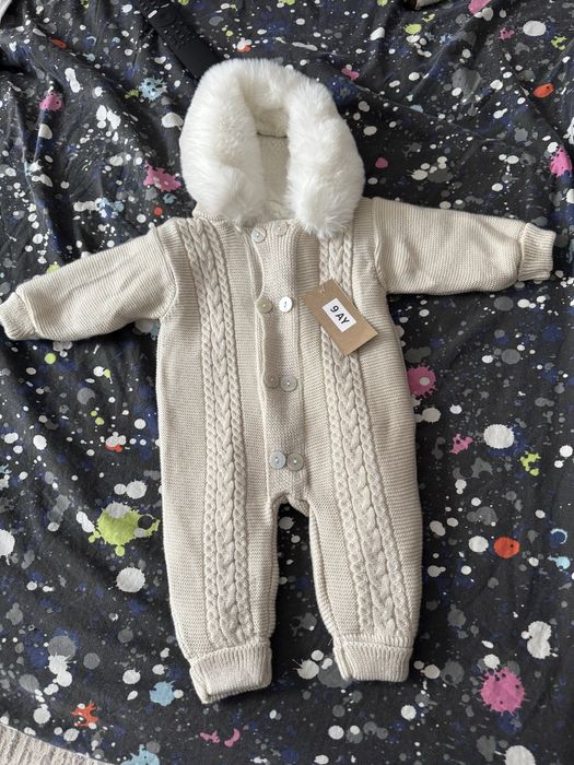 Продам комбинезончик