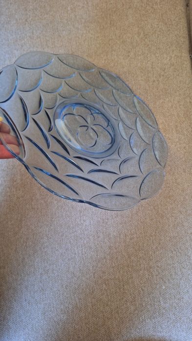 Продавам нови  стъклени декоративни чинии и фруктиера