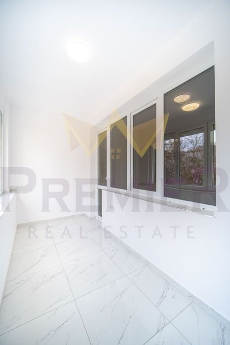 Продава се Тристаен апартамент в Варна, Център - 86 кв.м за 1928 €/кв.м - Снимка #7