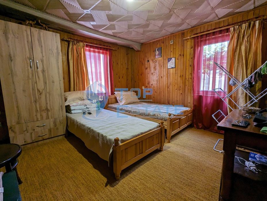 Две автентични къщи в град Елена