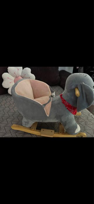 Balansoar in forma de elefant