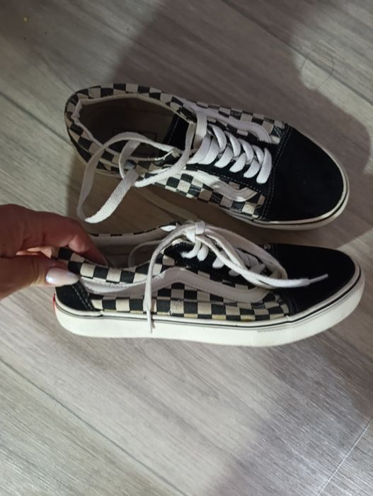 продам обувь ботинки кроссовки кеды